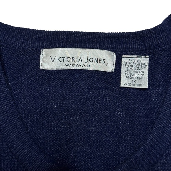 VINTAGE Victoria Jones Woman 90s Embroidered Short Sleeve Sweater Sz 1X - Picture 5 of 8